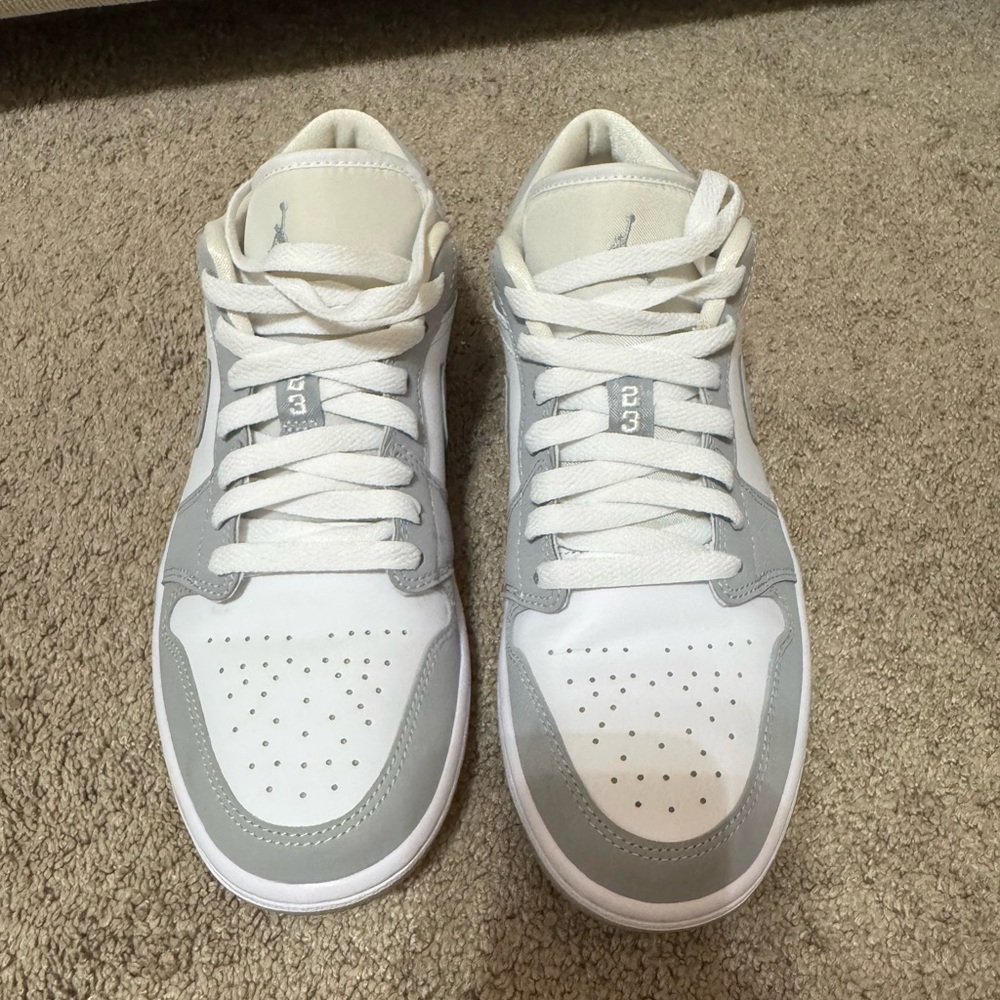 Nike Women’s Air Jordan 1 Low - Picture 2 of 7